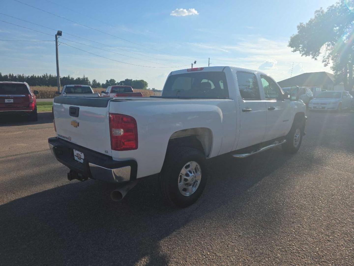 2011 WHITE CHEVROLET SILVERADO 2500 HEAVY DUTY (1GC1KVC81BF) with an 6.6L engine, Automatic transmission, located at 495 Old Highway 20 West, South Sioux City, NE, 68776, (402) 494-2677, 42.458408, -96.443512 - Photo#3