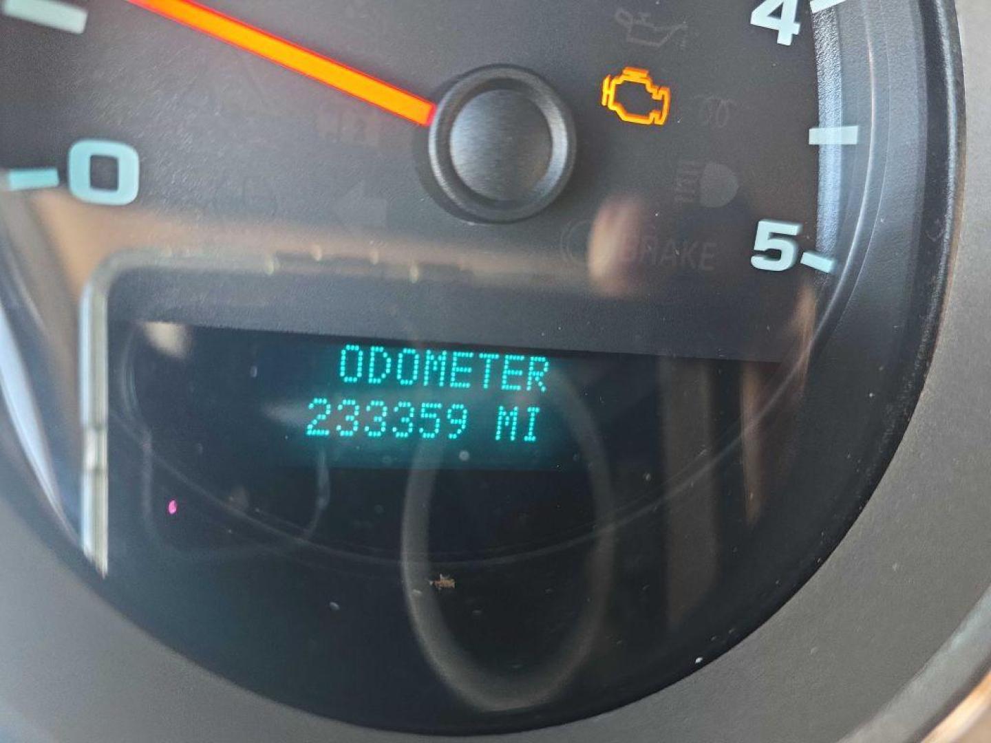 2011 WHITE CHEVROLET SILVERADO 2500 HEAVY DUTY (1GC1KVC81BF) with an 6.6L engine, Automatic transmission, located at 495 Old Highway 20 West, South Sioux City, NE, 68776, (402) 494-2677, 42.458408, -96.443512 - Photo#9