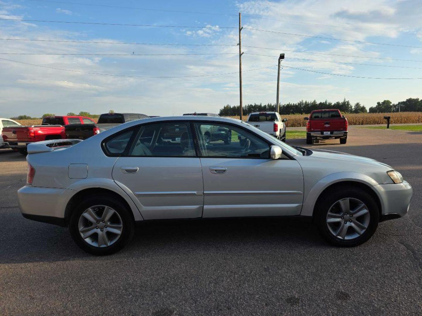 2006 SILVER SUBARU LEGACY OUTBACK 3.0R LL (4S4BL86C064) with an 3.0L engine, Automatic transmission, located at 495 Old Highway 20 West, South Sioux City, NE, 68776, (402) 494-2677, 42.458408, -96.443512 - Photo#4