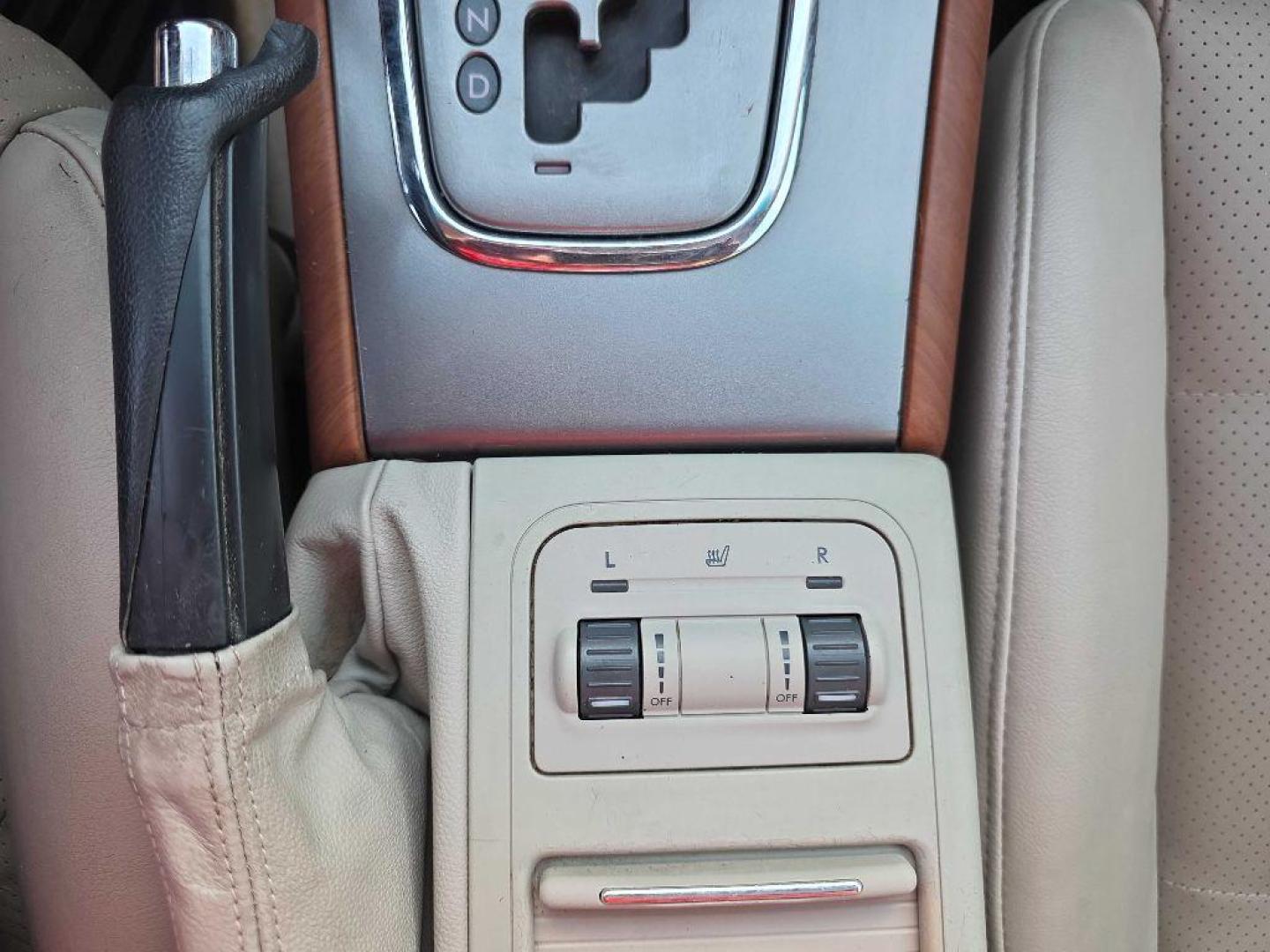 2006 SILVER SUBARU LEGACY OUTBACK 3.0R LL (4S4BL86C064) with an 3.0L engine, Automatic transmission, located at 495 Old Highway 20 West, South Sioux City, NE, 68776, (402) 494-2677, 42.458408, -96.443512 - Photo#10