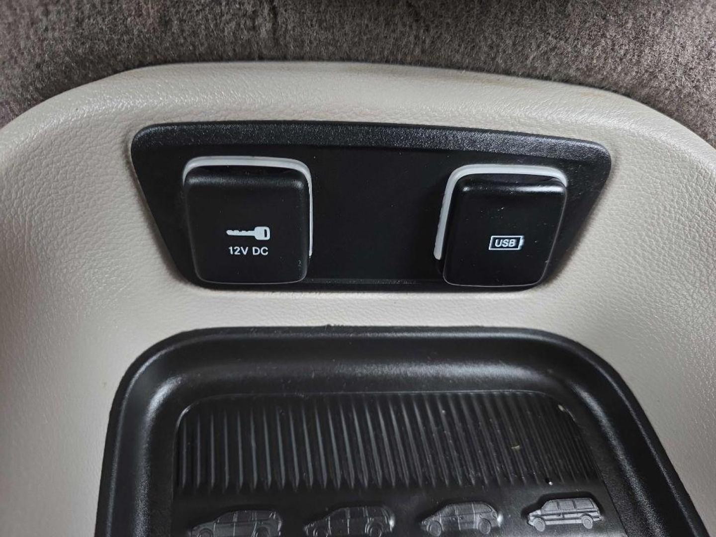 2017 WHITE CHRYSLER PACIFICA TOURING L PLUS (2C4RC1EG3HR) with an 3.6L engine, Automatic transmission, located at 495 Old Highway 20 West, South Sioux City, NE, 68776, (402) 494-2677, 42.458408, -96.443512 - Photo#20