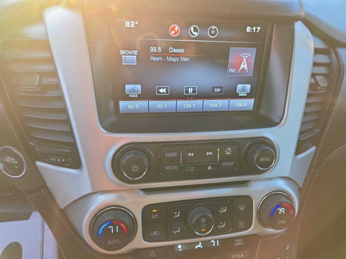 2015 BLUE GMC YUKON XL 1500 SLT (1GKS2HKC9FR) with an 5.3L engine, Automatic transmission, located at 495 Old Highway 20 West, South Sioux City, NE, 68776, (402) 494-2677, 42.458408, -96.443512 - Photo#13