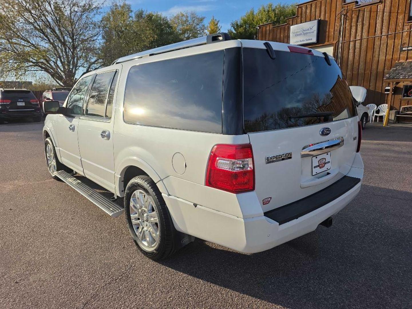 2011 WHITE FORD EXPEDITION EL LIMITED (1FMJK2A51BE) with an 5.4L engine, Automatic transmission, located at 495 Old Highway 20 West, South Sioux City, NE, 68776, (402) 494-2677, 42.458408, -96.443512 - Photo#2