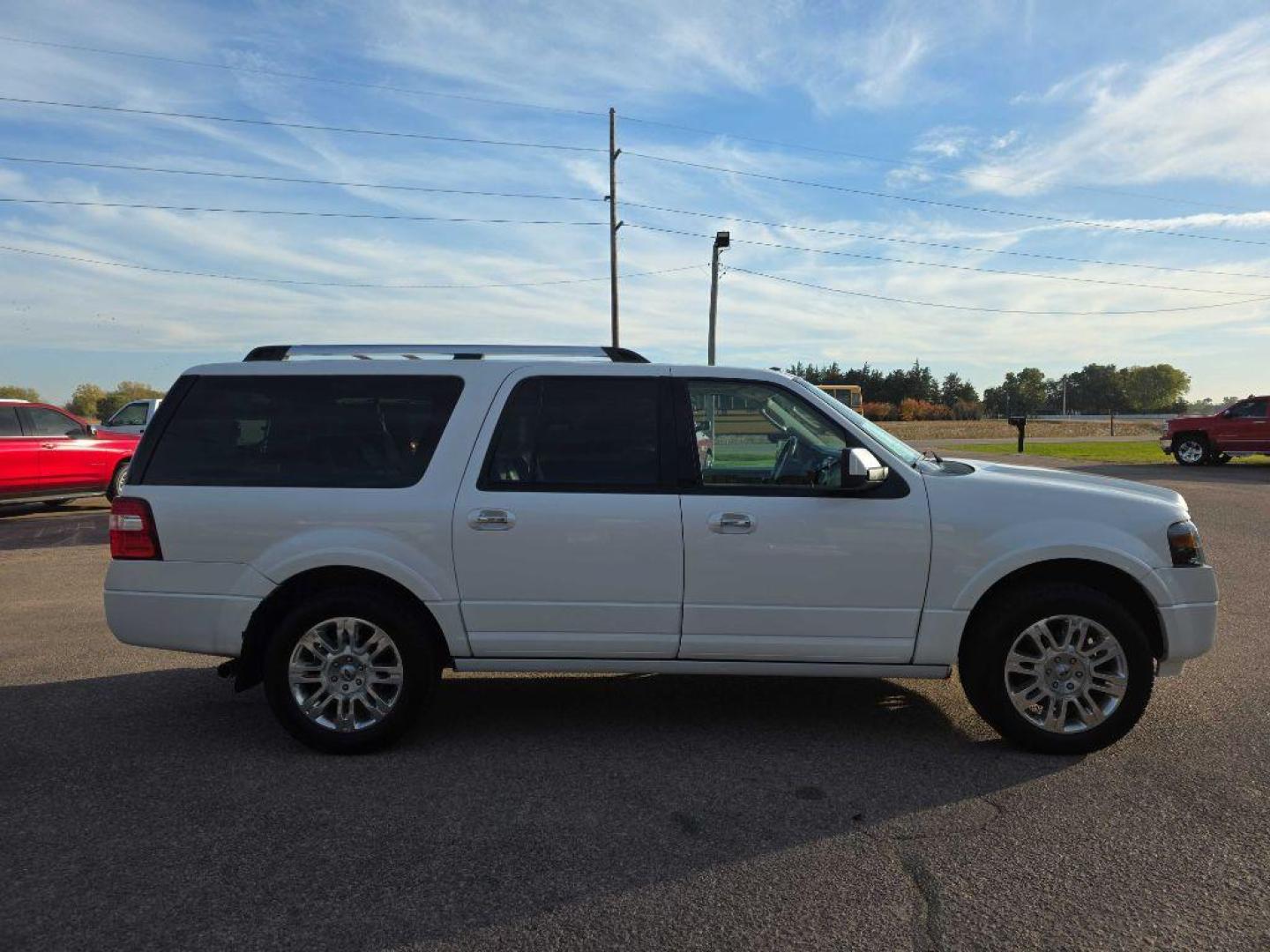 2011 WHITE FORD EXPEDITION EL LIMITED (1FMJK2A51BE) with an 5.4L engine, Automatic transmission, located at 495 Old Highway 20 West, South Sioux City, NE, 68776, (402) 494-2677, 42.458408, -96.443512 - Photo#4