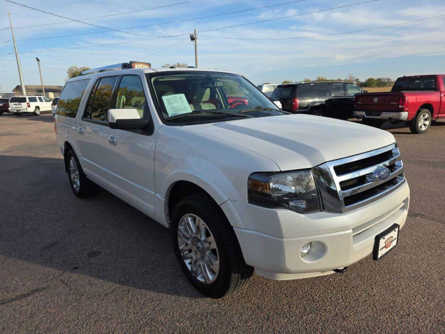 2011 WHITE FORD EXPEDITION EL LIMITED (1FMJK2A51BE) with an 5.4L engine, Automatic transmission, located at 495 Old Highway 20 West, South Sioux City, NE, 68776, (402) 494-2677, 42.458408, -96.443512 - Photo#5