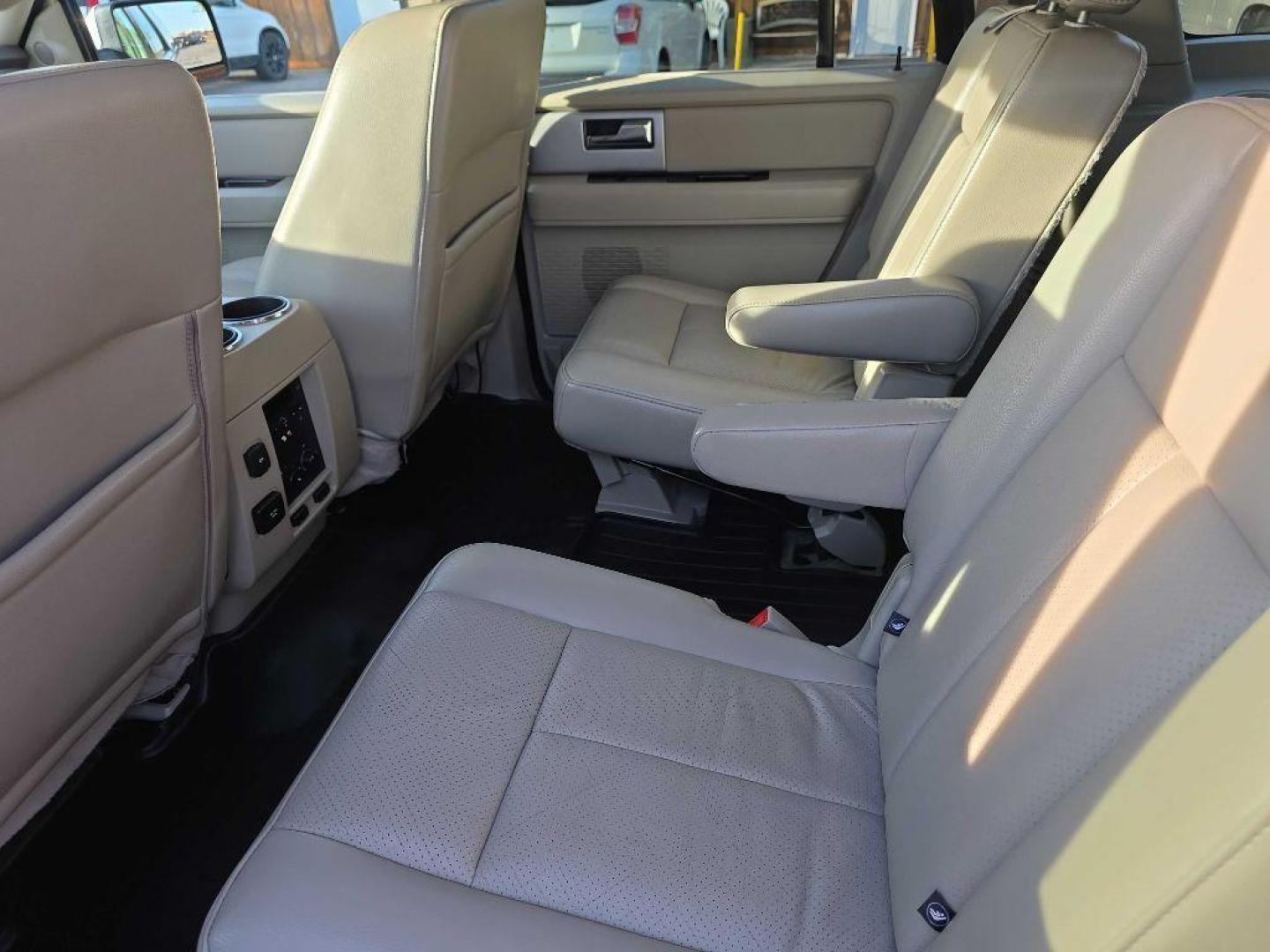 2011 WHITE FORD EXPEDITION EL LIMITED (1FMJK2A51BE) with an 5.4L engine, Automatic transmission, located at 495 Old Highway 20 West, South Sioux City, NE, 68776, (402) 494-2677, 42.458408, -96.443512 - Photo#8