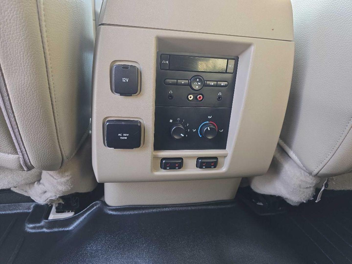 2011 WHITE FORD EXPEDITION EL LIMITED (1FMJK2A51BE) with an 5.4L engine, Automatic transmission, located at 495 Old Highway 20 West, South Sioux City, NE, 68776, (402) 494-2677, 42.458408, -96.443512 - Photo#9