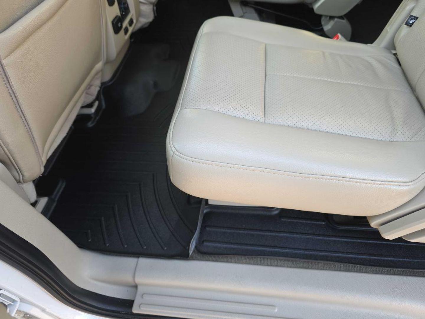 2011 WHITE FORD EXPEDITION EL LIMITED (1FMJK2A51BE) with an 5.4L engine, Automatic transmission, located at 495 Old Highway 20 West, South Sioux City, NE, 68776, (402) 494-2677, 42.458408, -96.443512 - Photo#10