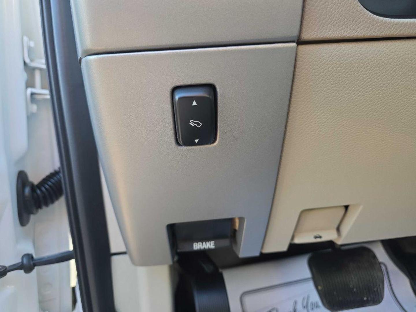 2011 WHITE FORD EXPEDITION EL LIMITED (1FMJK2A51BE) with an 5.4L engine, Automatic transmission, located at 495 Old Highway 20 West, South Sioux City, NE, 68776, (402) 494-2677, 42.458408, -96.443512 - Photo#13