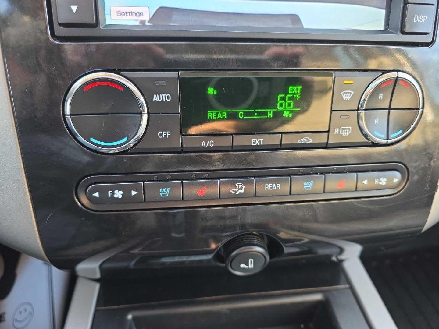 2011 WHITE FORD EXPEDITION EL LIMITED (1FMJK2A51BE) with an 5.4L engine, Automatic transmission, located at 495 Old Highway 20 West, South Sioux City, NE, 68776, (402) 494-2677, 42.458408, -96.443512 - Photo#17