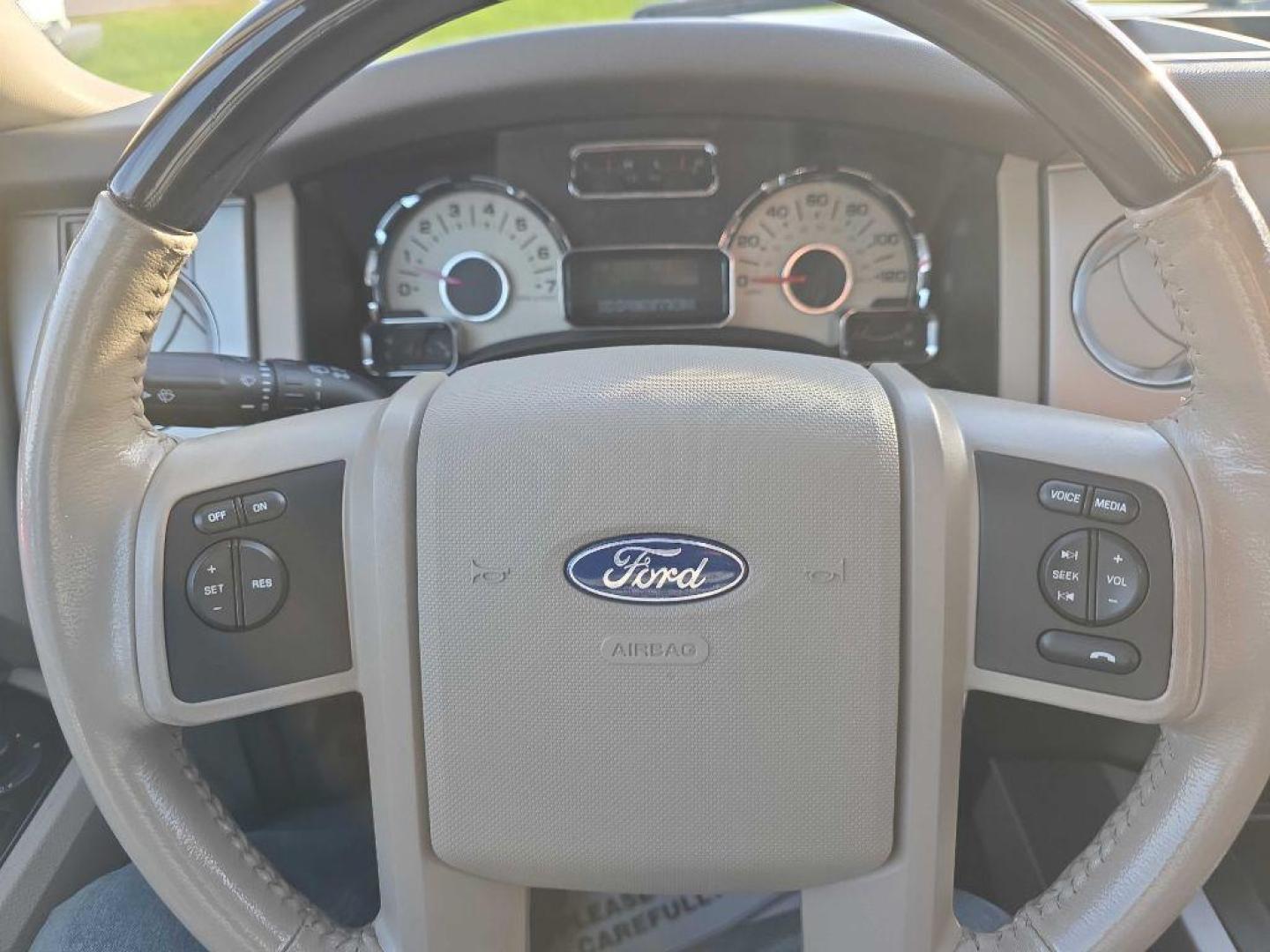 2011 WHITE FORD EXPEDITION EL LIMITED (1FMJK2A51BE) with an 5.4L engine, Automatic transmission, located at 495 Old Highway 20 West, South Sioux City, NE, 68776, (402) 494-2677, 42.458408, -96.443512 - Photo#20