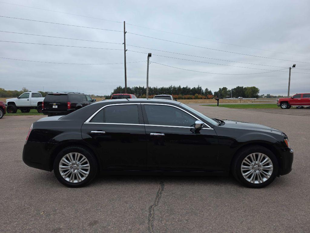 photo of 2014 CHRYSLER 300C 