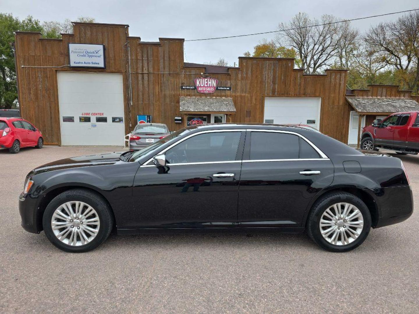 2014 BLACK CHRYSLER 300C (2C3CCAKGXEH) with an 3.6L engine, Automatic transmission, located at 495 Old Highway 20 West, South Sioux City, NE, 68776, (402) 494-2677, 42.458408, -96.443512 - Photo#1