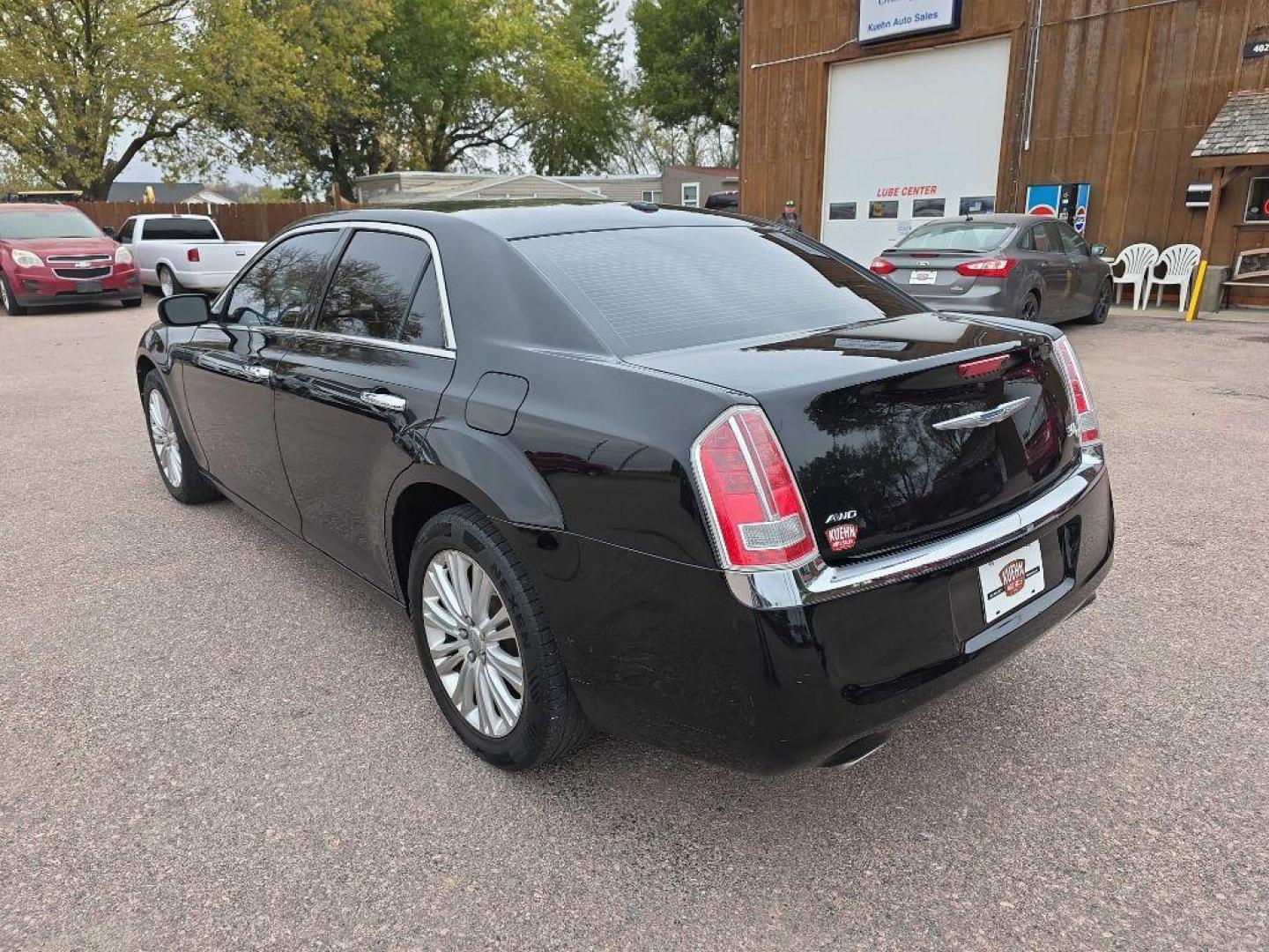 2014 BLACK CHRYSLER 300C (2C3CCAKGXEH) with an 3.6L engine, Automatic transmission, located at 495 Old Highway 20 West, South Sioux City, NE, 68776, (402) 494-2677, 42.458408, -96.443512 - Photo#2