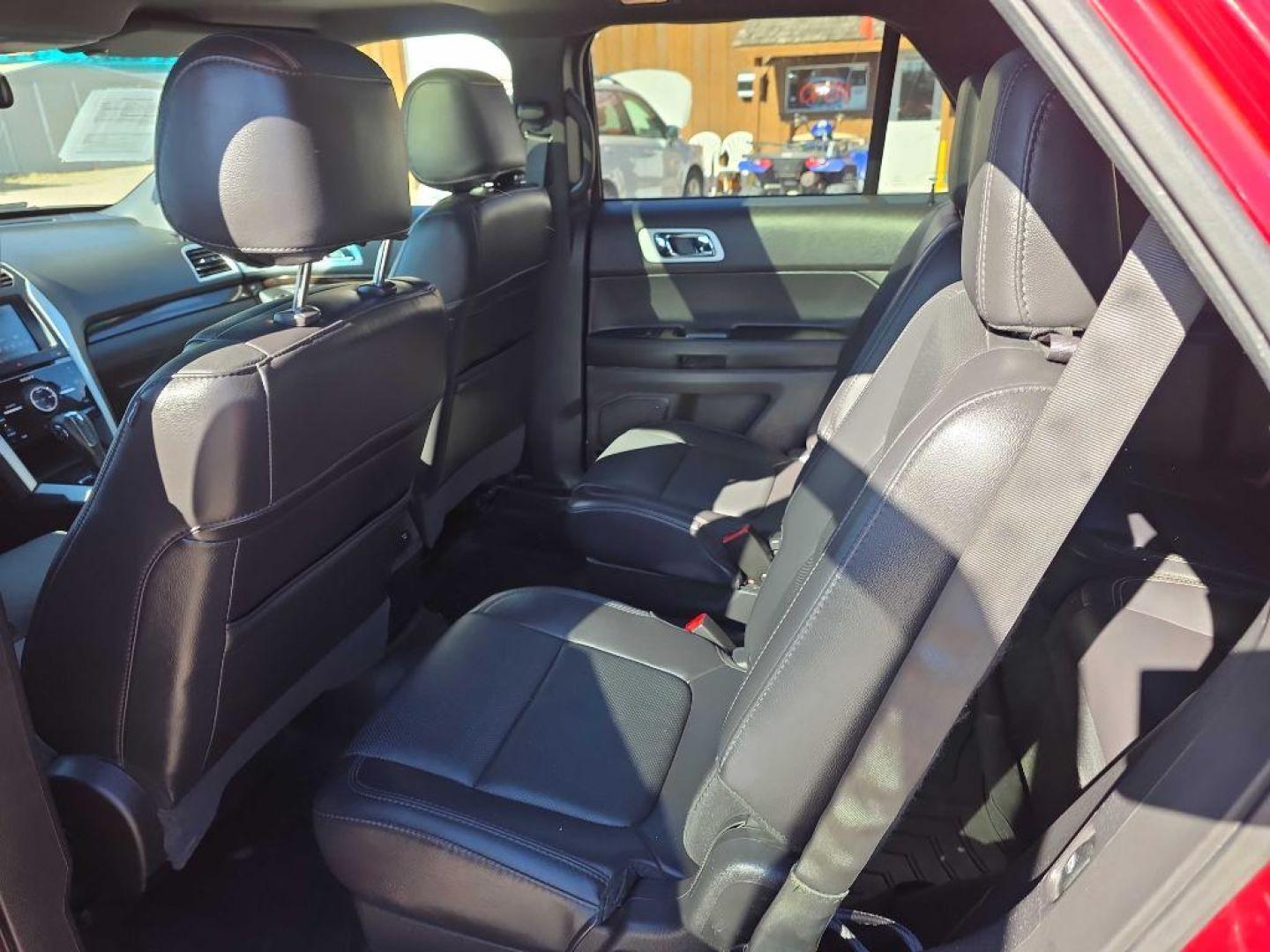 2015 RED FORD EXPLORER LIMITED (1FM5K8F82FG) with an 3.5L engine, Automatic transmission, located at 495 Old Highway 20 West, South Sioux City, NE, 68776, (402) 494-2677, 42.458408, -96.443512 - Photo#6