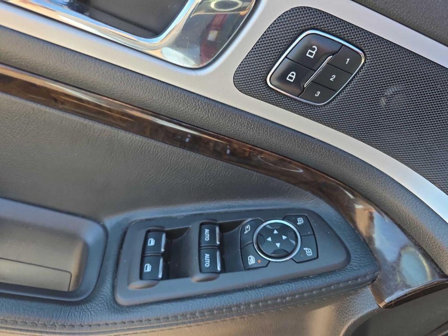 2015 RED FORD EXPLORER LIMITED (1FM5K8F82FG) with an 3.5L engine, Automatic transmission, located at 495 Old Highway 20 West, South Sioux City, NE, 68776, (402) 494-2677, 42.458408, -96.443512 - Photo#7