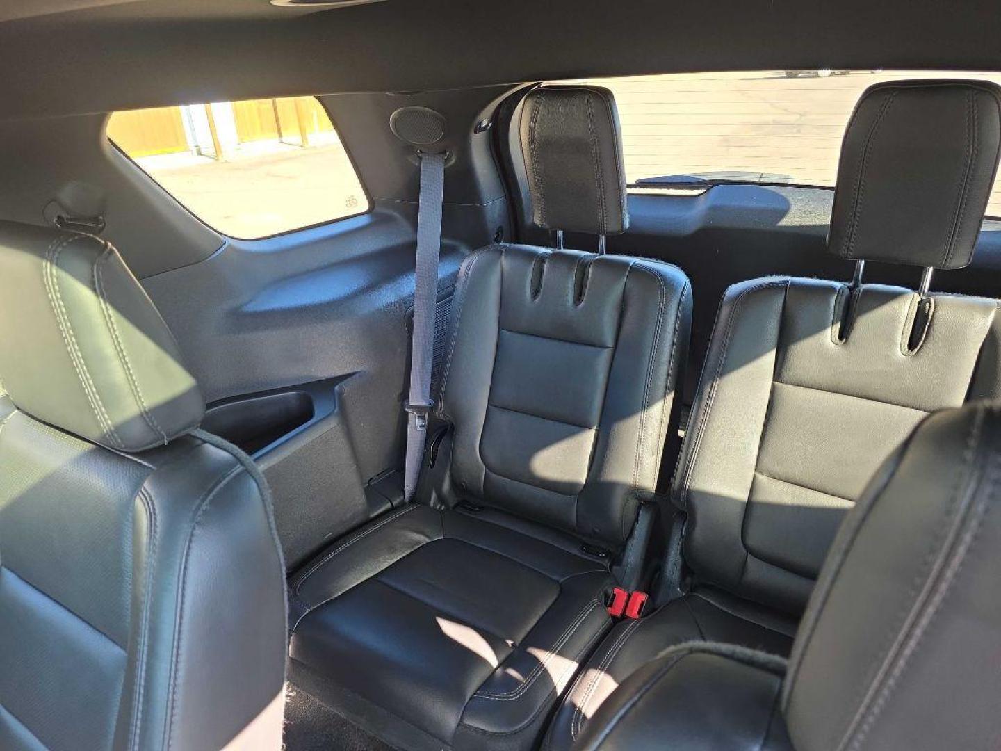 2015 RED FORD EXPLORER LIMITED (1FM5K8F82FG) with an 3.5L engine, Automatic transmission, located at 495 Old Highway 20 West, South Sioux City, NE, 68776, (402) 494-2677, 42.458408, -96.443512 - Photo#8