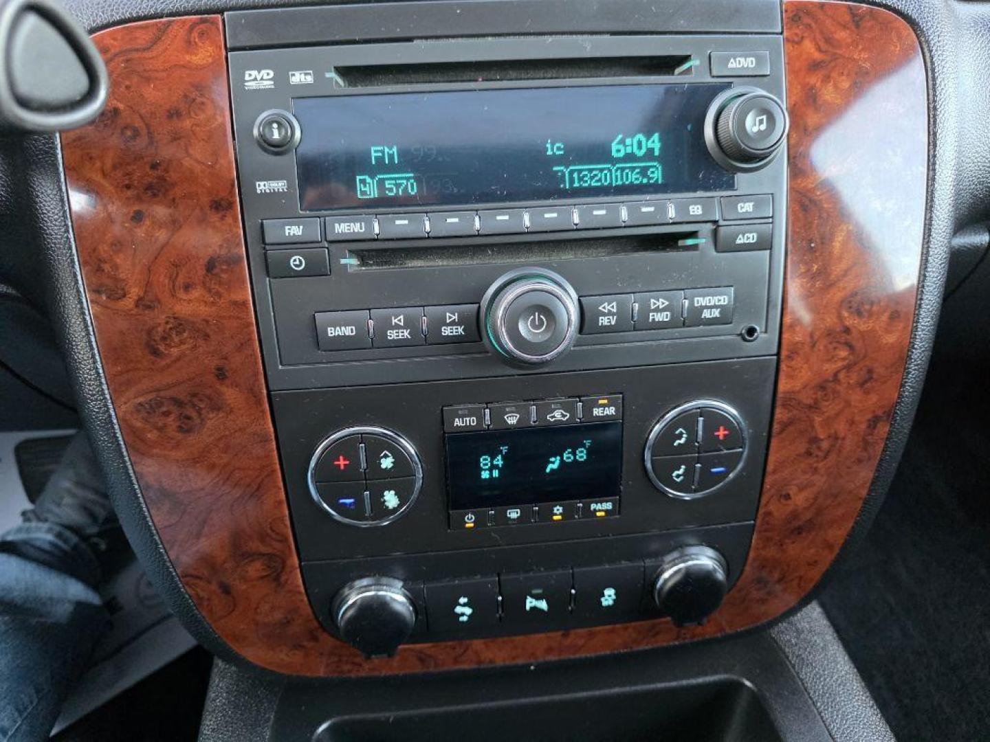 2014 BLACK CHEVROLET SUBURBAN 1500 LT (1GNSKJE79ER) with an 5.3L engine, Automatic transmission, located at 495 Old Highway 20 West, South Sioux City, NE, 68776, (402) 494-2677, 42.458408, -96.443512 - Photo#16