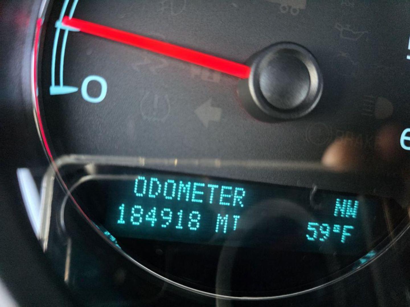2014 BLACK CHEVROLET SUBURBAN 1500 LT (1GNSKJE79ER) with an 5.3L engine, Automatic transmission, located at 495 Old Highway 20 West, South Sioux City, NE, 68776, (402) 494-2677, 42.458408, -96.443512 - Photo#17