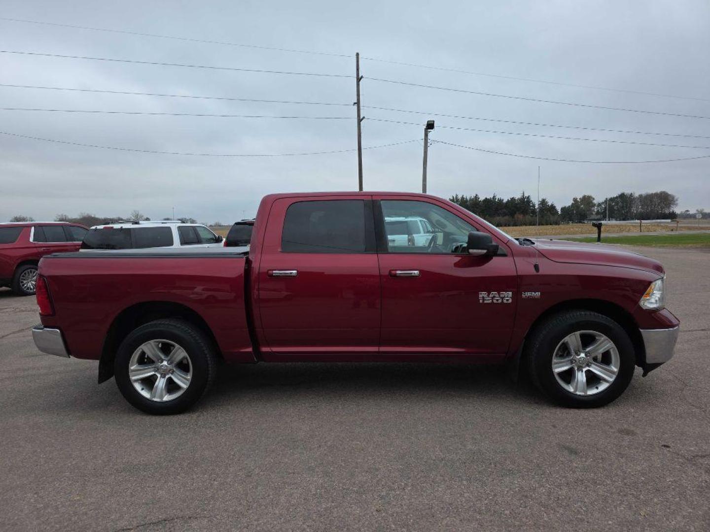 2014 MAROON RAM 1500 SLT (1C6RR7LT9ES) with an 5.7L engine, Automatic transmission, located at 495 Old Highway 20 West, South Sioux City, NE, 68776, (402) 494-2677, 42.458408, -96.443512 - Photo#4