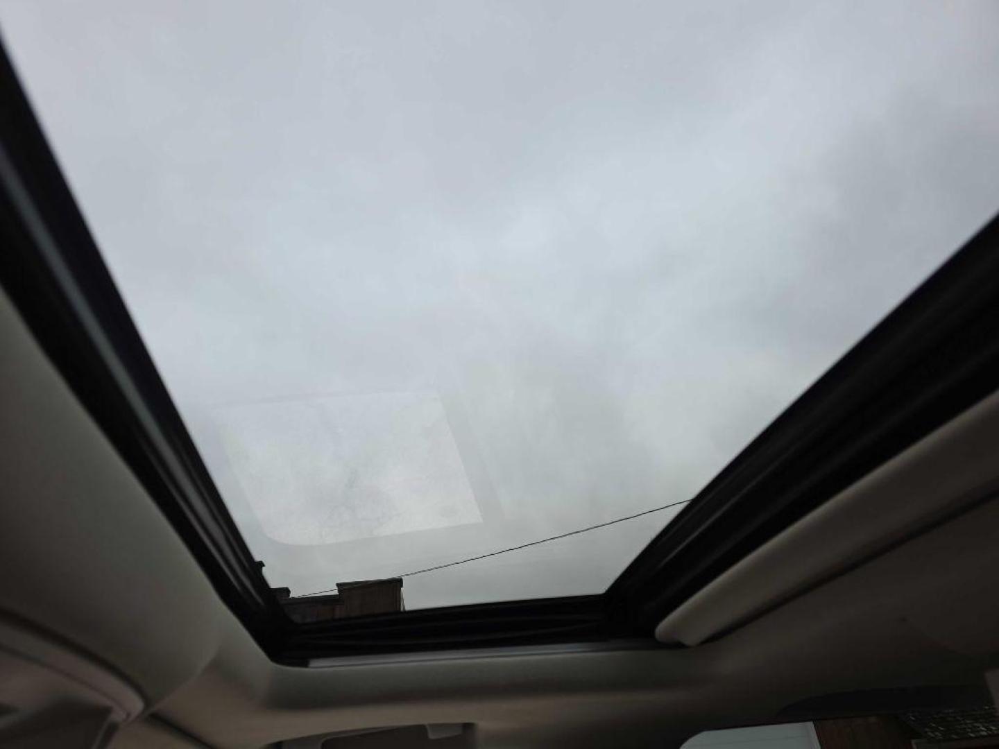 2016 WHITE GMC YUKON XL DENALI (1GKS2HKJXGR) with an 6.2L engine, Automatic transmission, located at 495 Old Highway 20 West, South Sioux City, NE, 68776, (402) 494-2677, 42.458408, -96.443512 - Photo#20