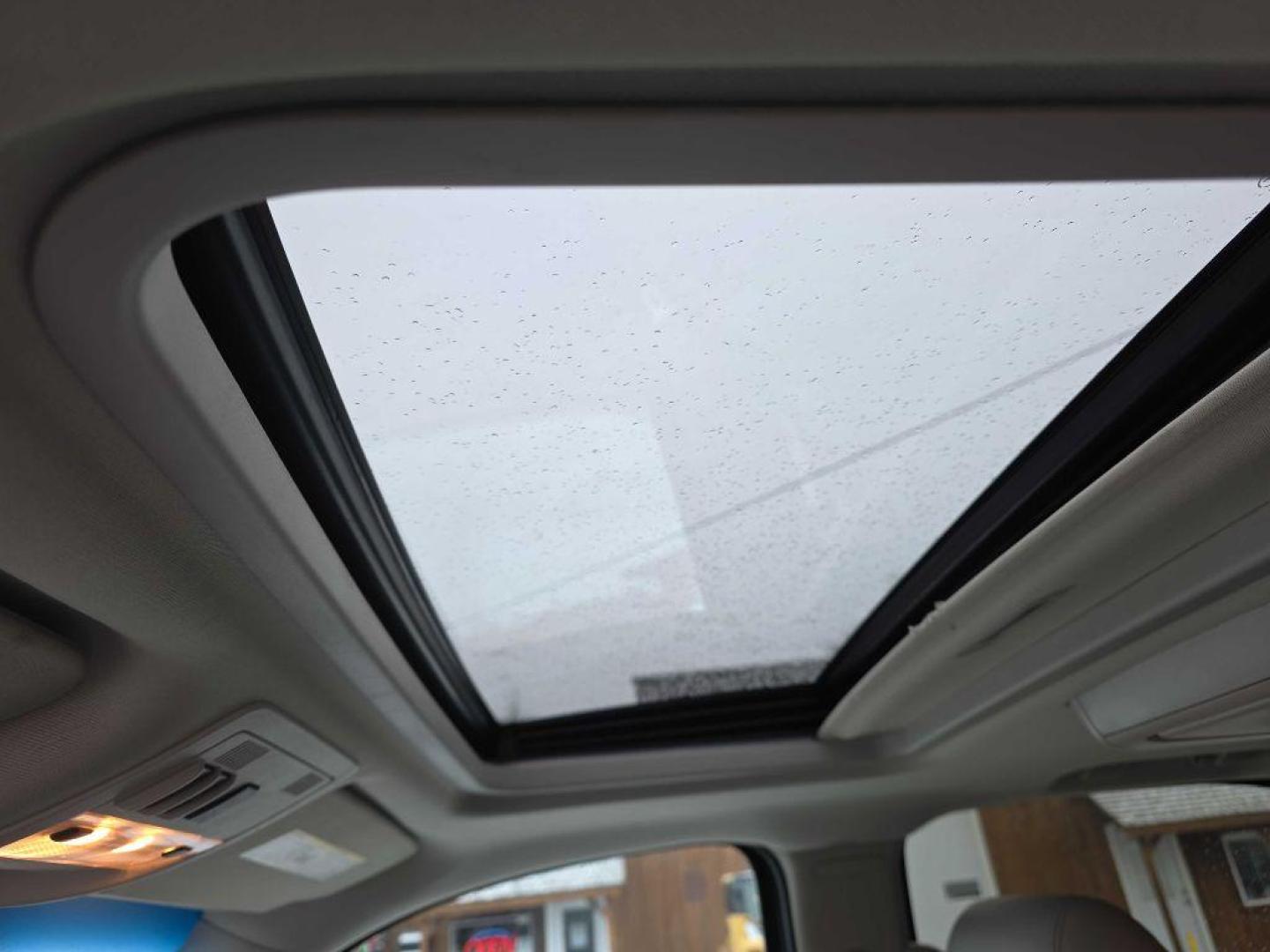 2011 MOCHA GMC YUKON SLT (1GKS2CE02BR) with an 5.3L engine, Automatic transmission, located at 495 Old Highway 20 West, South Sioux City, NE, 68776, (402) 494-2677, 42.458408, -96.443512 - Photo#12