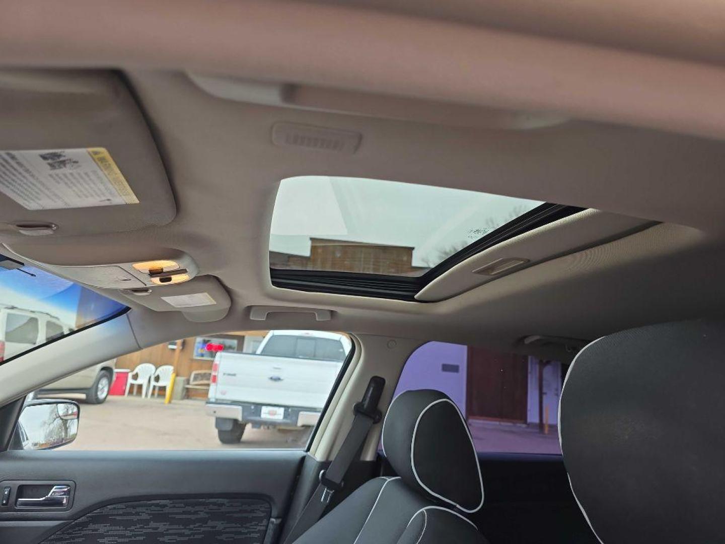 2012 SILVER FORD FUSION SE (3FAHP0HA5CR) with an 2.5L engine, Automatic transmission, located at 495 Old Highway 20 West, South Sioux City, NE, 68776, (402) 494-2677, 42.458408, -96.443512 - Photo#8