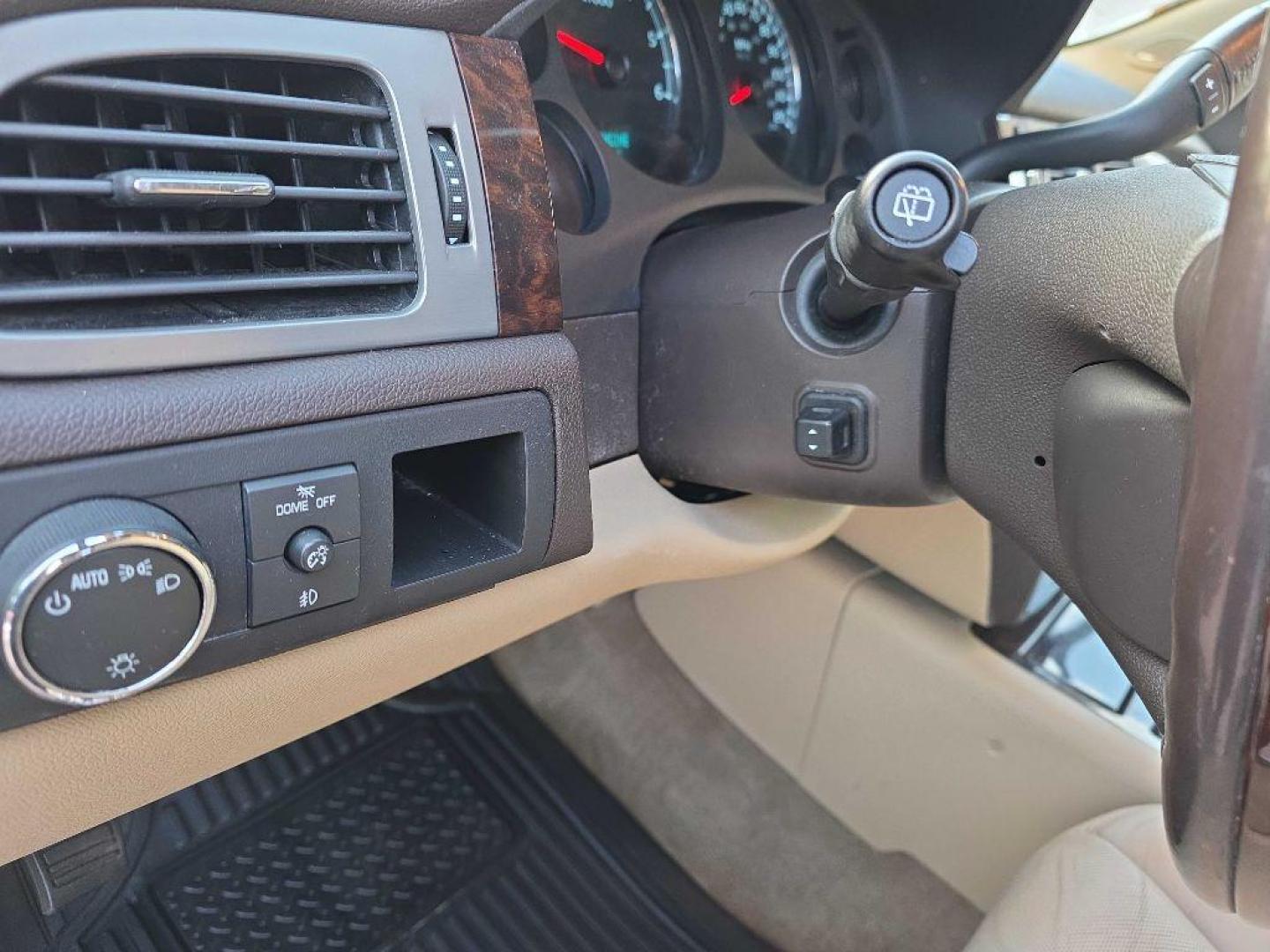 2010 TAN GMC YUKON DENALI (1GKUKEEF0AR) with an 6.2L engine, Automatic transmission, located at 495 Old Highway 20 West, South Sioux City, NE, 68776, (402) 494-2677, 42.458408, -96.443512 - Photo#11