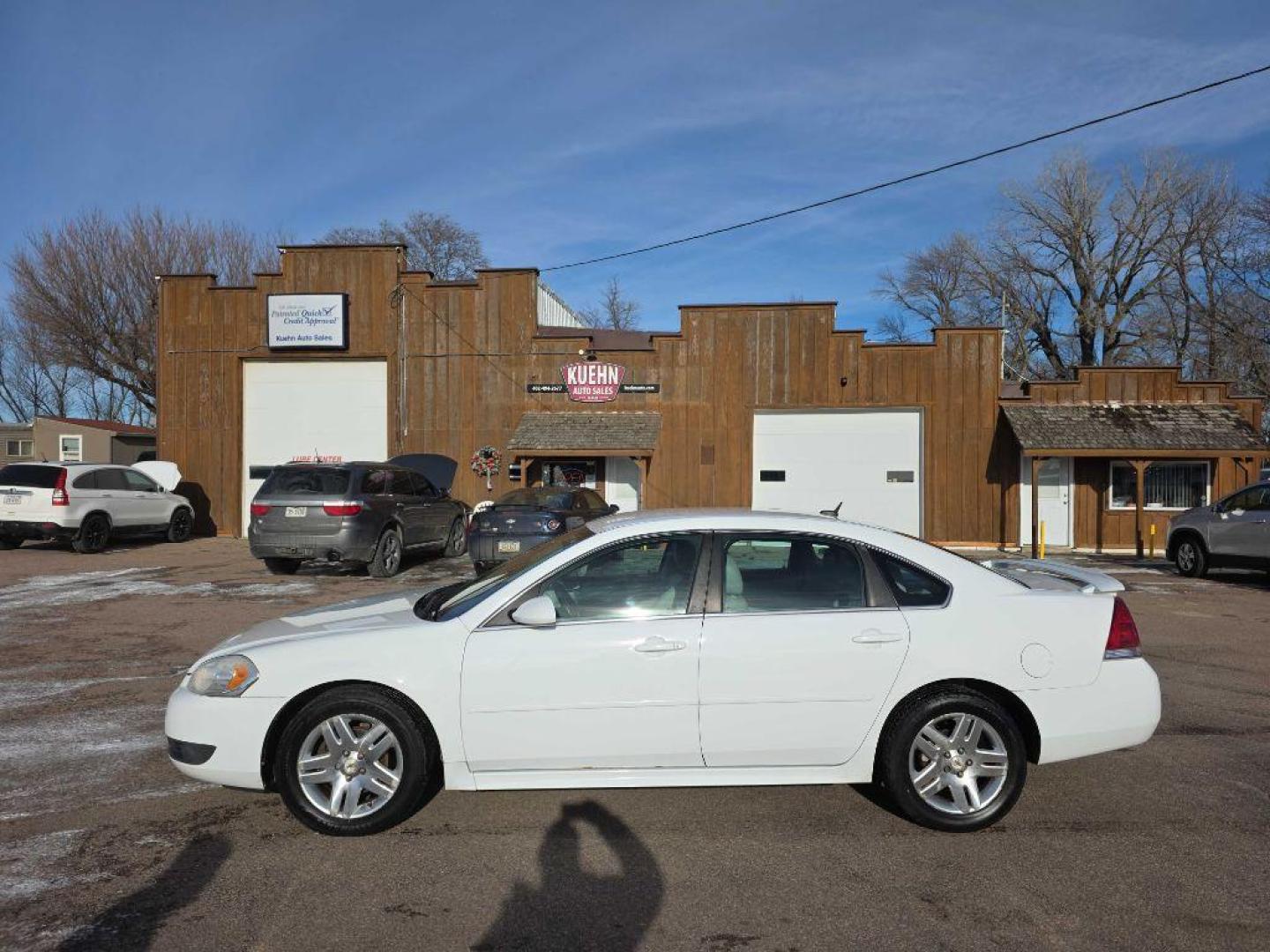 2011 WHITE CHEVROLET IMPALA LT (2G1WG5EK1B1) with an 3.5L engine, Automatic transmission, located at 495 Old Highway 20 West, South Sioux City, NE, 68776, (402) 494-2677, 42.458408, -96.443512 - Photo#1