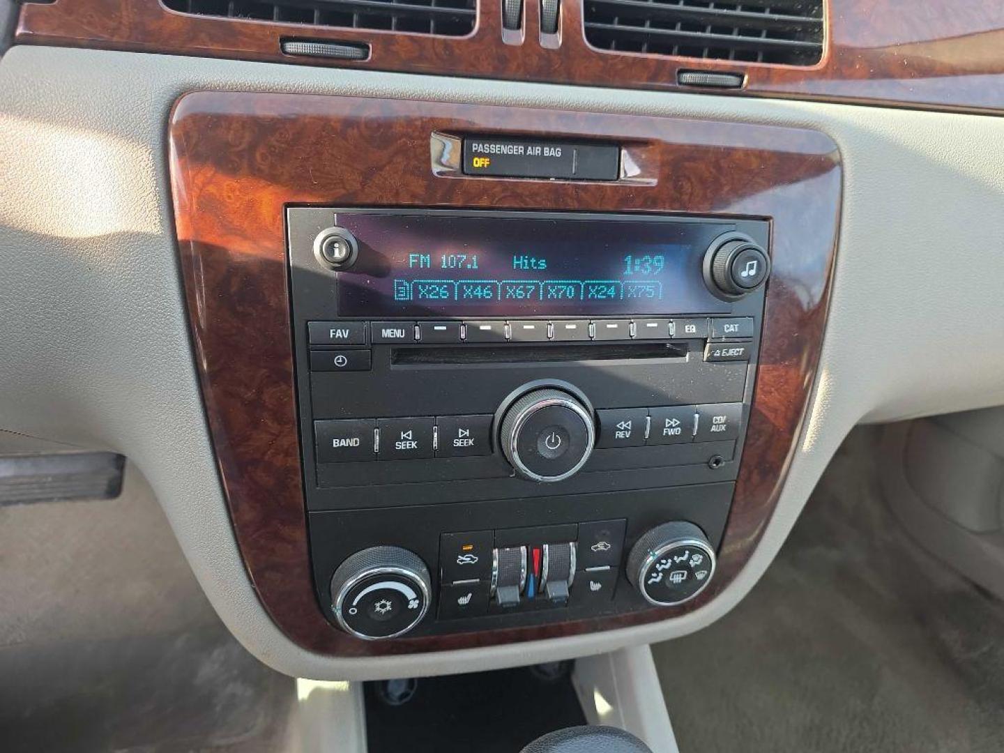 2011 WHITE CHEVROLET IMPALA LT (2G1WG5EK1B1) with an 3.5L engine, Automatic transmission, located at 495 Old Highway 20 West, South Sioux City, NE, 68776, (402) 494-2677, 42.458408, -96.443512 - Photo#9