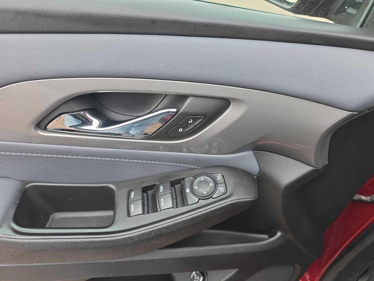 2020 MAROON CHEVROLET TRAVERSE LT (1GNEVHKW6LJ) with an 3.6L engine, Automatic transmission, located at 495 Old Highway 20 West, South Sioux City, NE, 68776, (402) 494-2677, 42.458408, -96.443512 - Photo#6