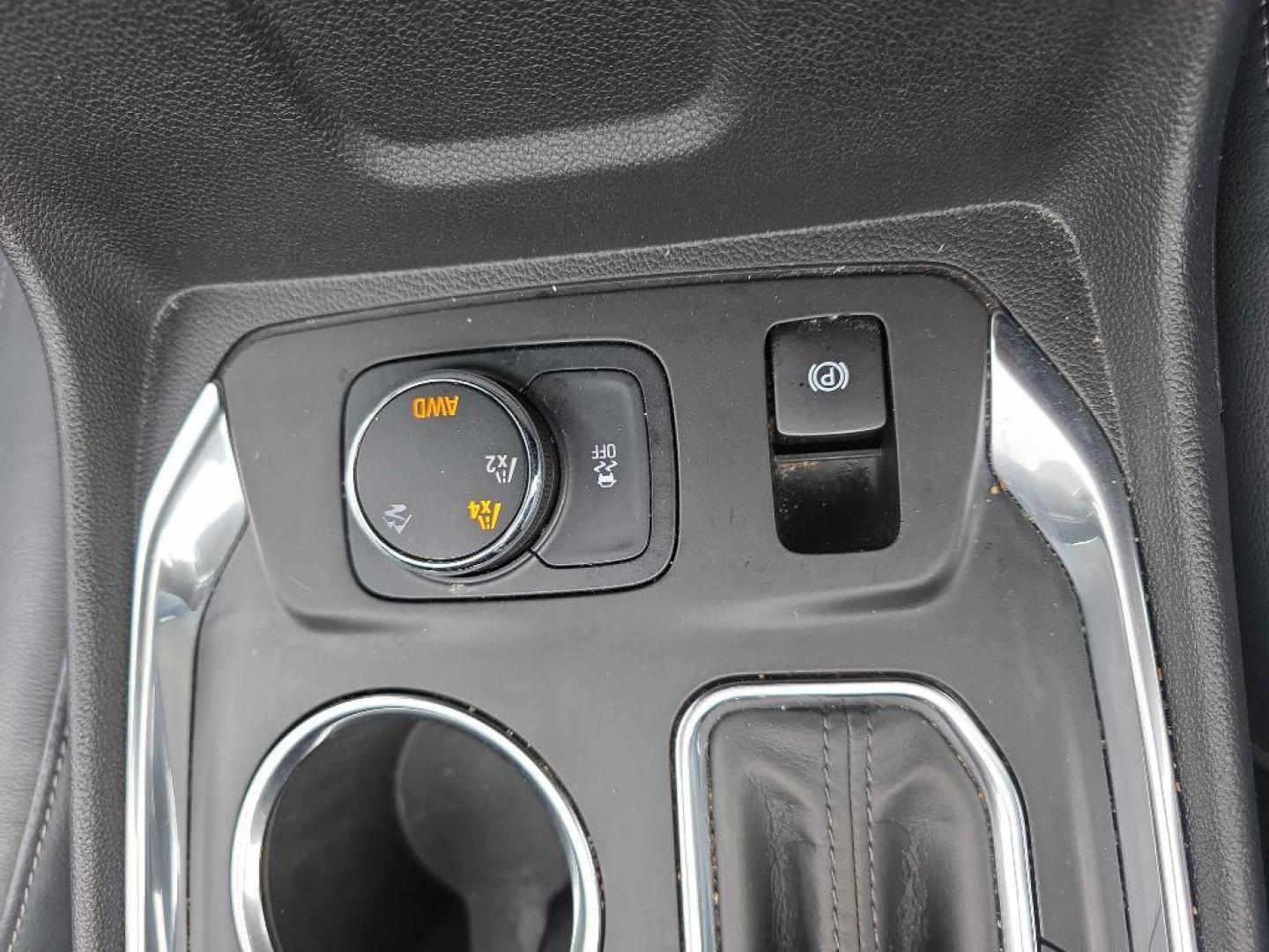 2020 MAROON CHEVROLET TRAVERSE LT (1GNEVHKW6LJ) with an 3.6L engine, Automatic transmission, located at 495 Old Highway 20 West, South Sioux City, NE, 68776, (402) 494-2677, 42.458408, -96.443512 - Photo#11