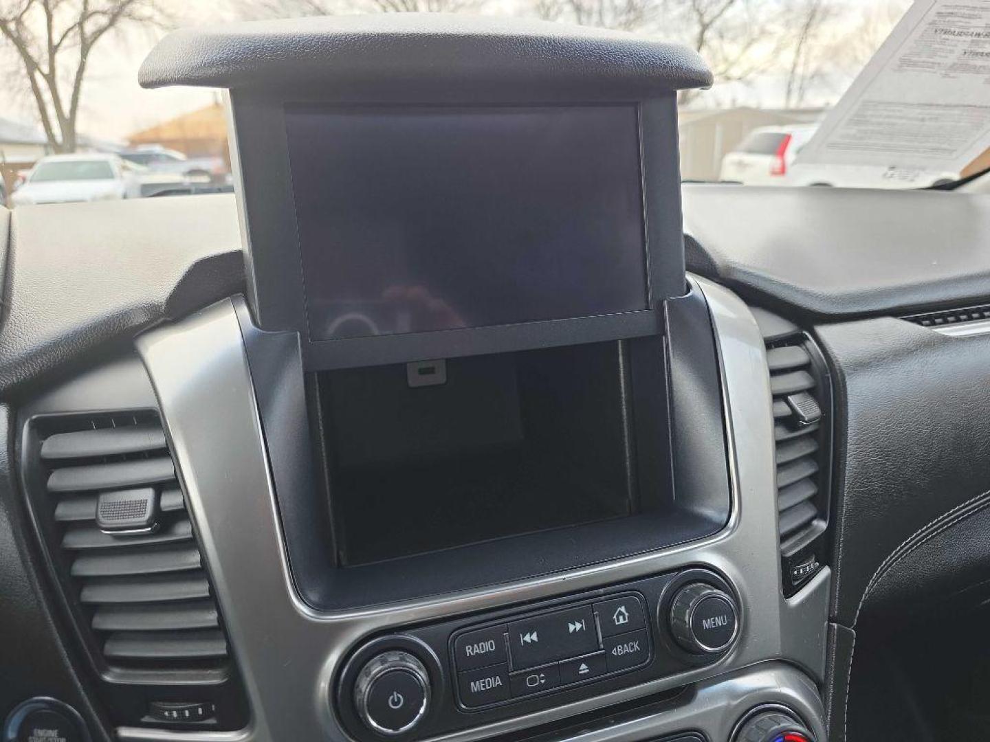 2019 BLUE CHEVROLET SUBURBAN 1500 LT (1GNSKHKC2KR) with an 5.3L engine, Automatic transmission, located at 495 Old Highway 20 West, South Sioux City, NE, 68776, (402) 494-2677, 42.458408, -96.443512 - Photo#21