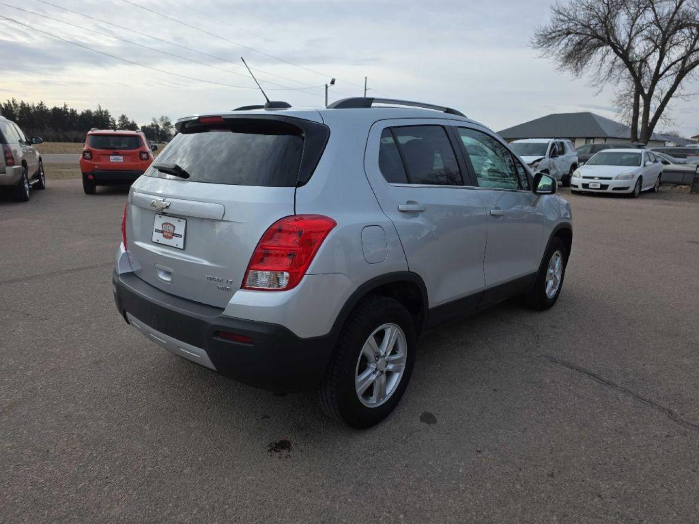 2015 SILVER CHEVROLET TRAX 1LT (3GNCJRSB8FL) with an 1.4L engine, Automatic transmission, located at 495 Old Highway 20 West, South Sioux City, NE, 68776, (402) 494-2677, 42.458408, -96.443512 - Photo#3