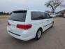2008 WHITE HONDA ODYSSEY LX (5FNRL38268B) with an 3.5L engine, Automatic transmission, located at 495 Old Highway 20 West, South Sioux City, NE, 68776, (402) 494-2677, 42.458408, -96.443512 - Photo#3
