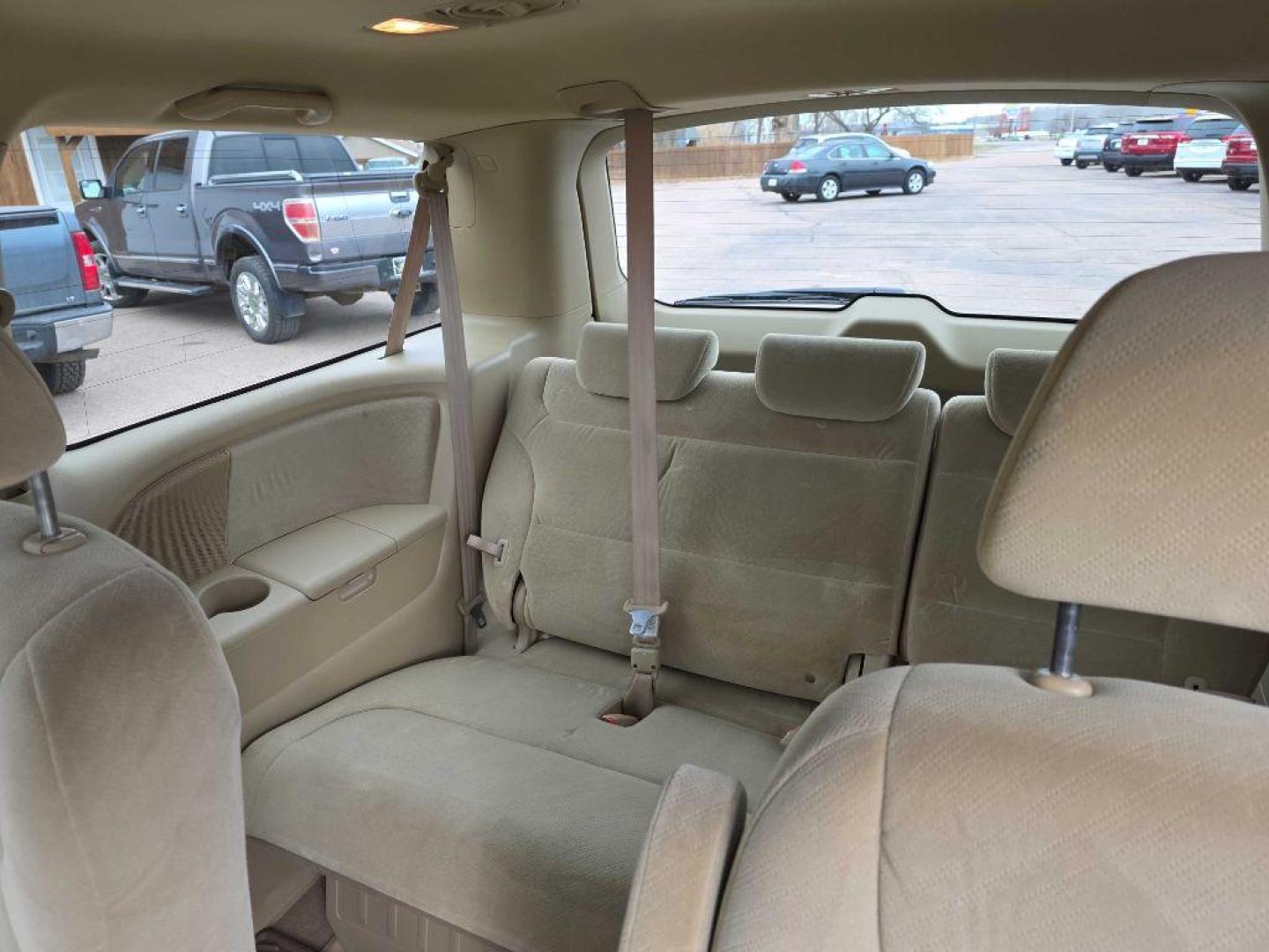 2008 WHITE HONDA ODYSSEY LX (5FNRL38268B) with an 3.5L engine, Automatic transmission, located at 495 Old Highway 20 West, South Sioux City, NE, 68776, (402) 494-2677, 42.458408, -96.443512 - Photo#7