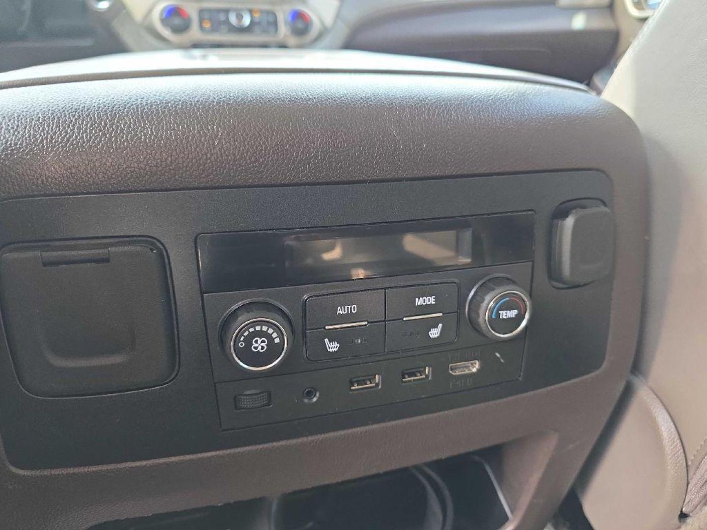 2019 GREY GMC YUKON XL DENALI (1GKS2HKJ0KR) with an 6.2L engine, Automatic transmission, located at 495 Old Highway 20 West, South Sioux City, NE, 68776, (402) 494-2677, 42.458408, -96.443512 - Photo#12