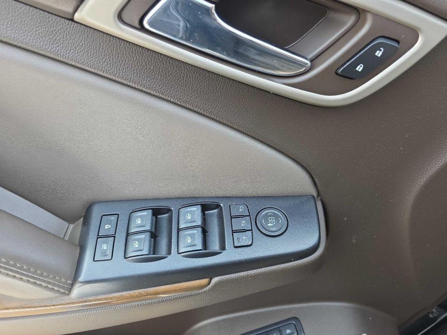 2019 GREY GMC YUKON XL DENALI (1GKS2HKJ0KR) with an 6.2L engine, Automatic transmission, located at 495 Old Highway 20 West, South Sioux City, NE, 68776, (402) 494-2677, 42.458408, -96.443512 - Photo#15