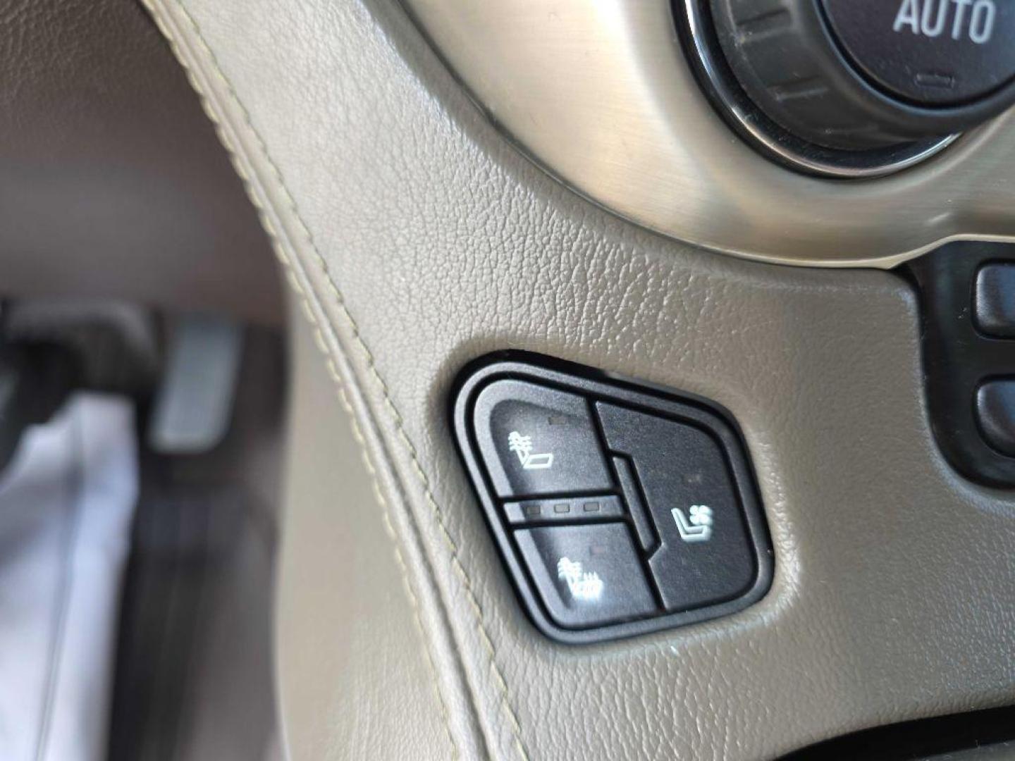 2019 GREY GMC YUKON XL DENALI (1GKS2HKJ0KR) with an 6.2L engine, Automatic transmission, located at 495 Old Highway 20 West, South Sioux City, NE, 68776, (402) 494-2677, 42.458408, -96.443512 - Photo#19