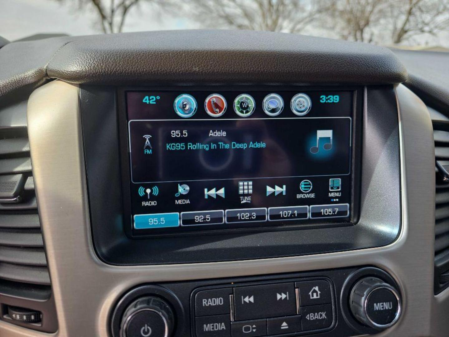 2019 GREY GMC YUKON XL DENALI (1GKS2HKJ0KR) with an 6.2L engine, Automatic transmission, located at 495 Old Highway 20 West, South Sioux City, NE, 68776, (402) 494-2677, 42.458408, -96.443512 - Photo#20