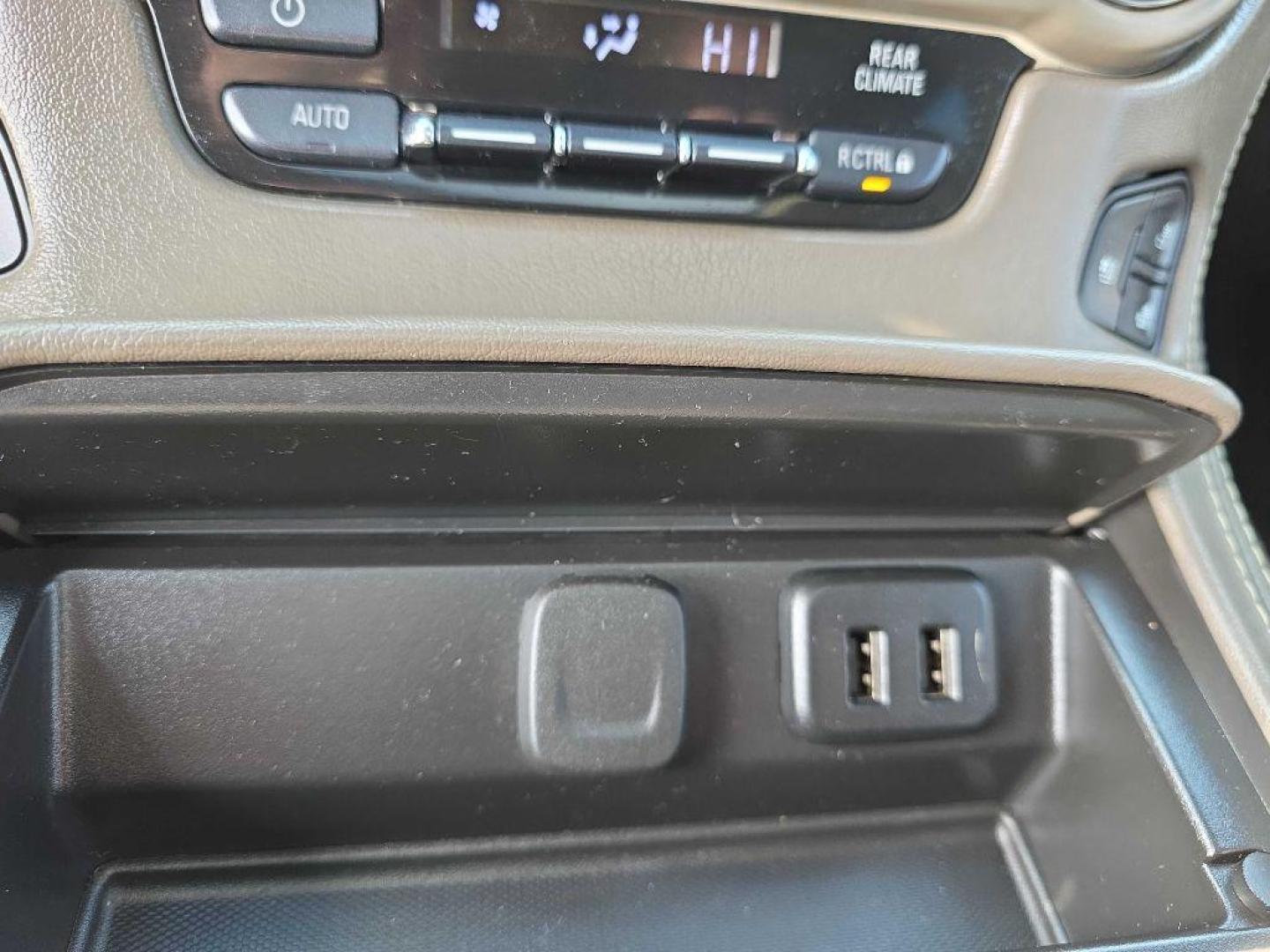 2019 GREY GMC YUKON XL DENALI (1GKS2HKJ0KR) with an 6.2L engine, Automatic transmission, located at 495 Old Highway 20 West, South Sioux City, NE, 68776, (402) 494-2677, 42.458408, -96.443512 - Photo#22