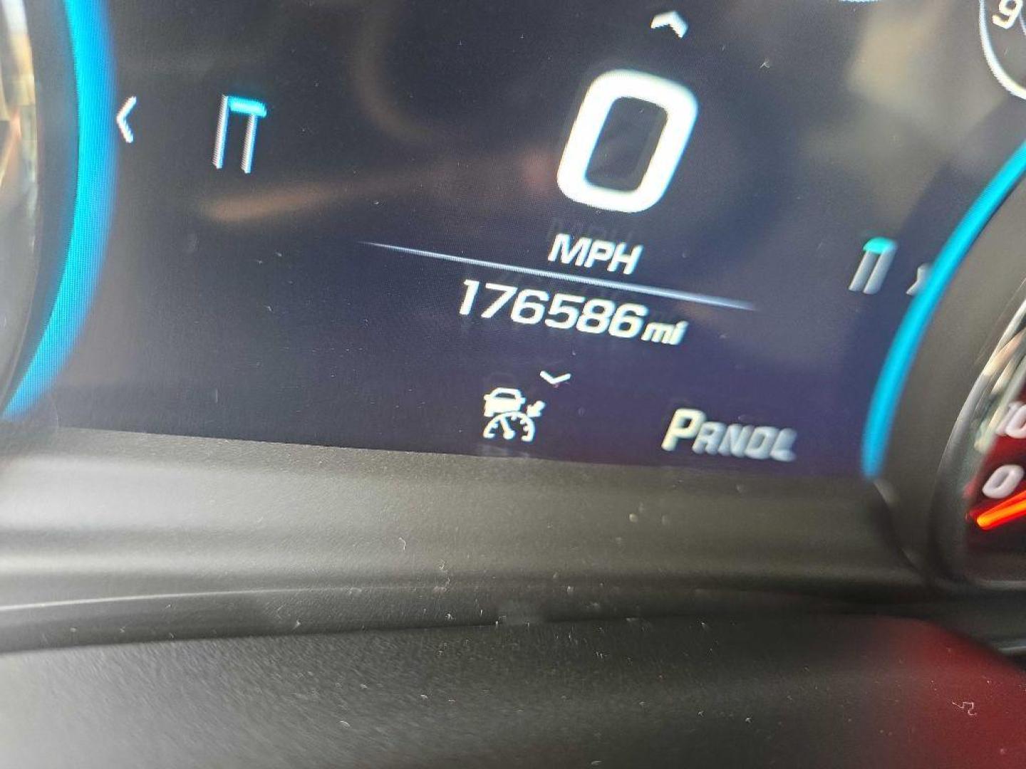 2019 GREY GMC YUKON XL DENALI (1GKS2HKJ0KR) with an 6.2L engine, Automatic transmission, located at 495 Old Highway 20 West, South Sioux City, NE, 68776, (402) 494-2677, 42.458408, -96.443512 - Photo#25