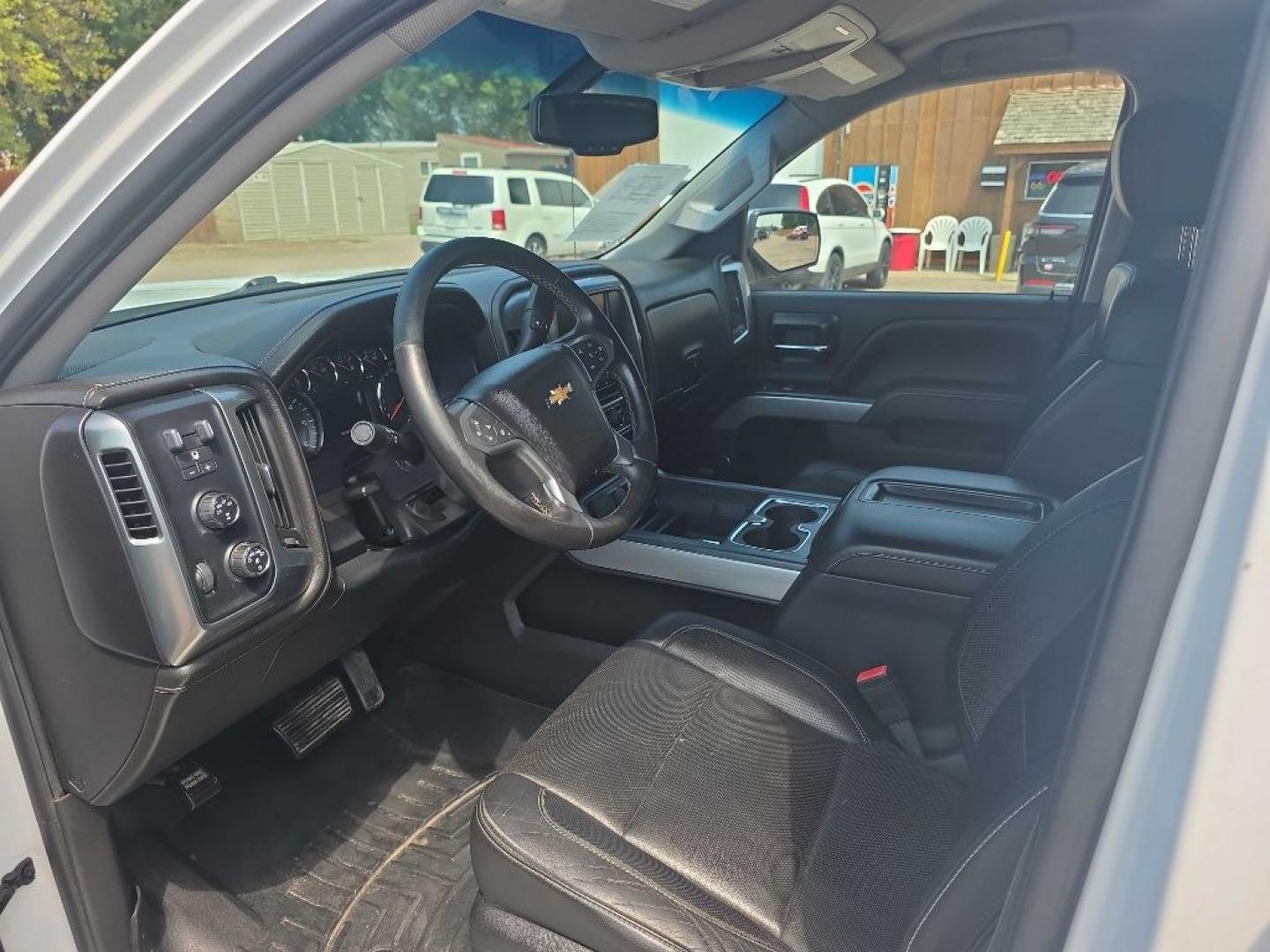 2014 WHITE CHEVROLET SILVERADO 1500 LTZ (3GCUKSEC6EG) with an 5.3L engine, Automatic transmission, located at 495 Old Highway 20 West, South Sioux City, NE, 68776, (402) 494-2677, 42.458408, -96.443512- Photo#7