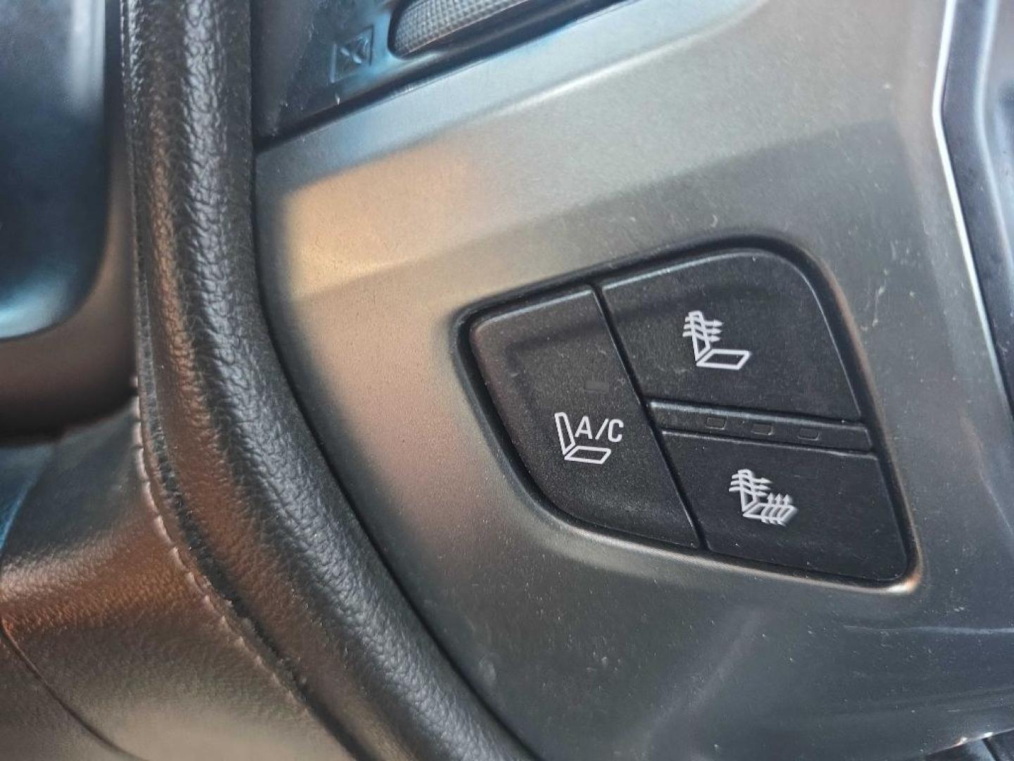 2014 WHITE CHEVROLET SILVERADO 1500 LTZ (3GCUKSEC6EG) with an 5.3L engine, Automatic transmission, located at 495 Old Highway 20 West, South Sioux City, NE, 68776, (402) 494-2677, 42.458408, -96.443512- Photo#11