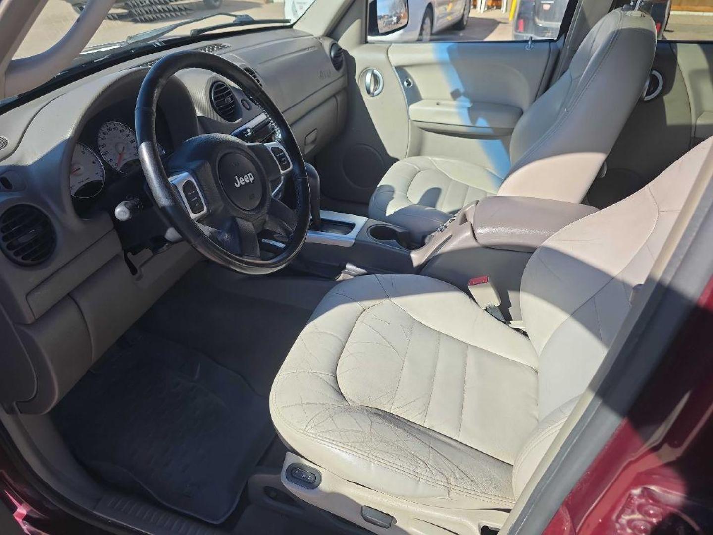 2002 MAROON JEEP LIBERTY LIMITED (1J4GL58K62W) with an 3.7L engine, Automatic transmission, located at 495 Old Highway 20 West, South Sioux City, NE, 68776, (402) 494-2677, 42.458408, -96.443512 - Photo#7