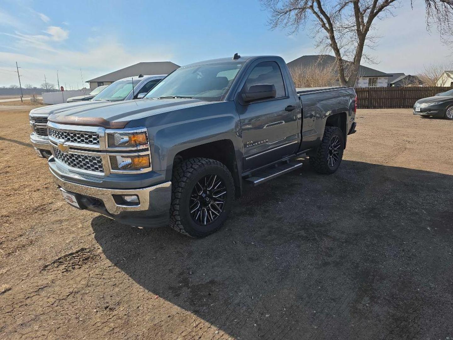 2014 BLUE CHEVROLET SILVERADO 1500 LT (1GCNKRECXEZ) with an 5.3L engine, Automatic transmission, located at 495 Old Highway 20 West, South Sioux City, NE, 68776, (402) 494-2677, 42.458408, -96.443512 - Photo#0