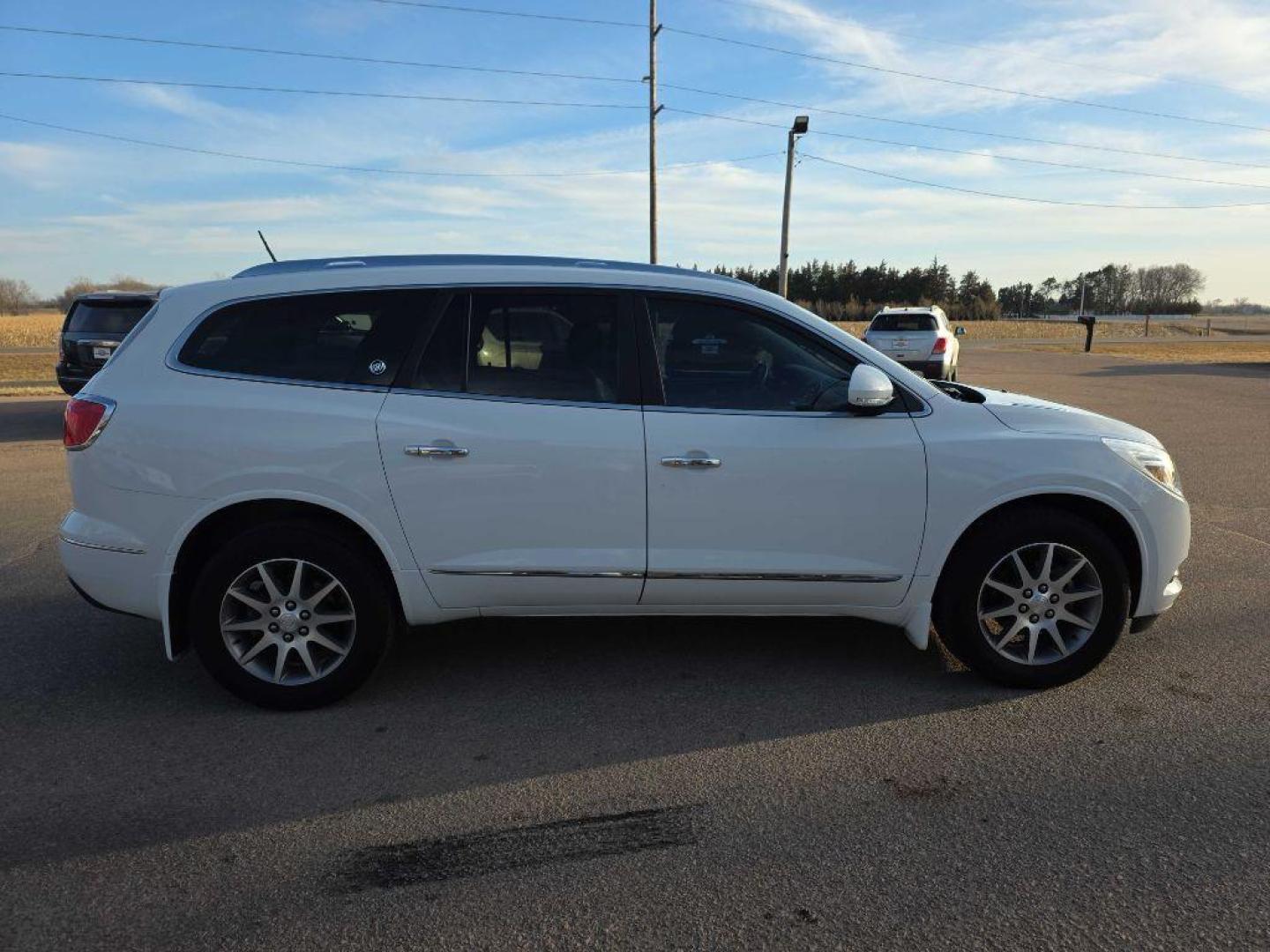 2017 WHITE BUICK ENCLAVE (5GAKRBKD0HJ) with an 3.6L engine, Automatic transmission, located at 495 Old Highway 20 West, South Sioux City, NE, 68776, (402) 494-2677, 42.458408, -96.443512 - Photo#1