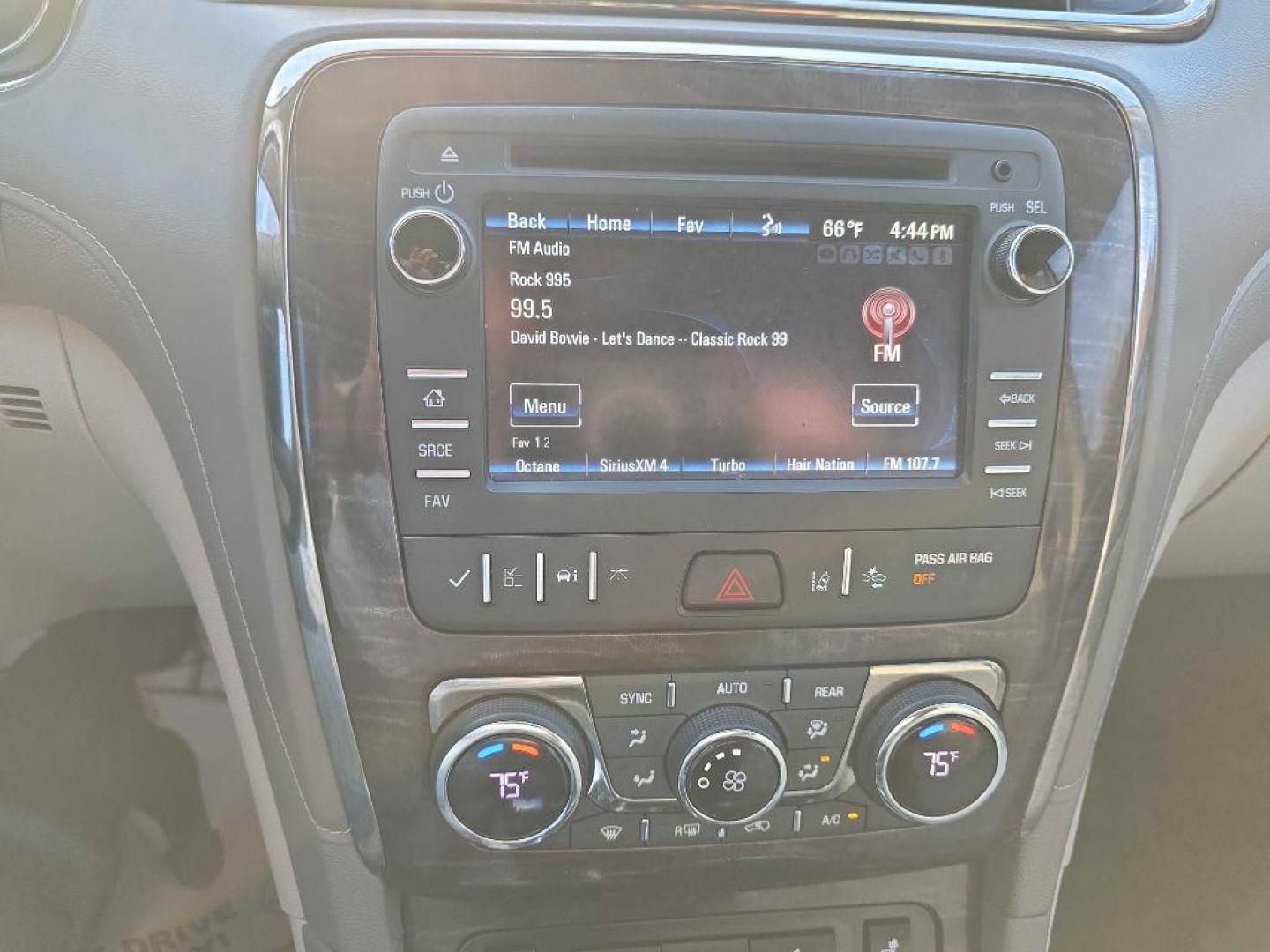 2017 WHITE BUICK ENCLAVE (5GAKRBKD0HJ) with an 3.6L engine, Automatic transmission, located at 495 Old Highway 20 West, South Sioux City, NE, 68776, (402) 494-2677, 42.458408, -96.443512 - Photo#10