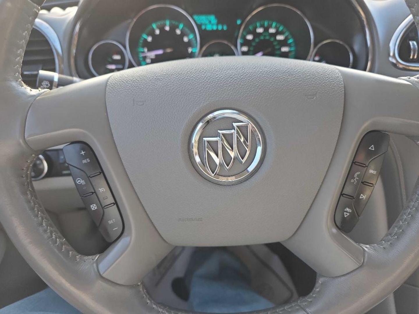 2017 WHITE BUICK ENCLAVE (5GAKRBKD0HJ) with an 3.6L engine, Automatic transmission, located at 495 Old Highway 20 West, South Sioux City, NE, 68776, (402) 494-2677, 42.458408, -96.443512 - Photo#13