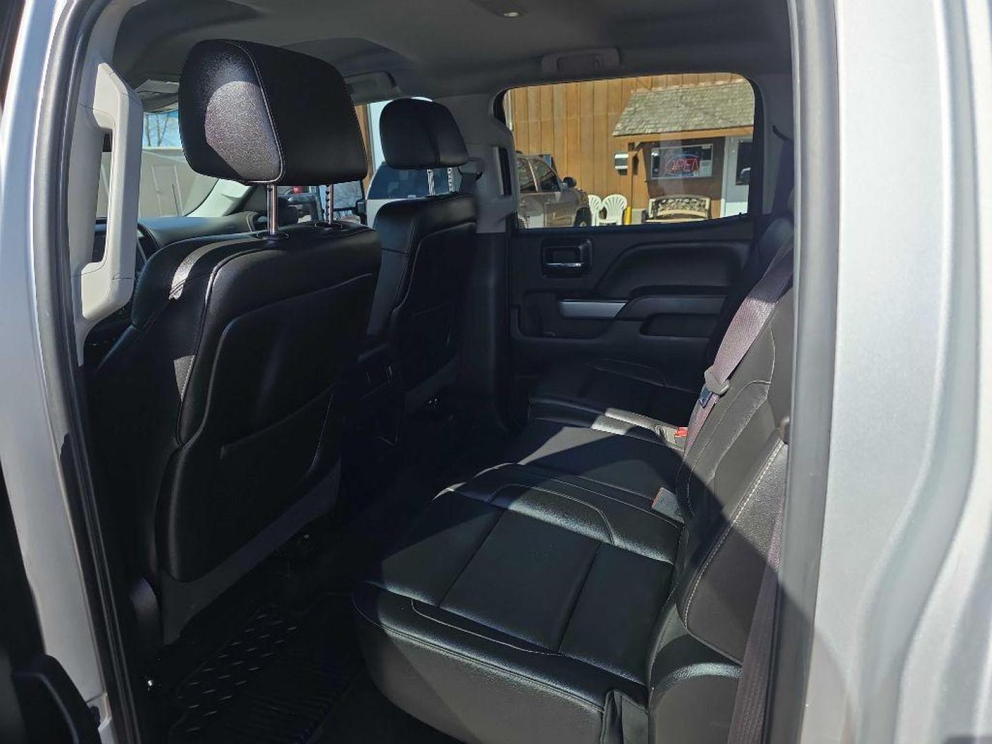 2015 SILVER CHEVROLET SILVERADO 2500 HEAVY DUTY LTZ (1GC1KWE84FF) with an 6.6L engine, Automatic transmission, located at 495 Old Highway 20 West, South Sioux City, NE, 68776, (402) 494-2677, 42.458408, -96.443512 - Photo#6